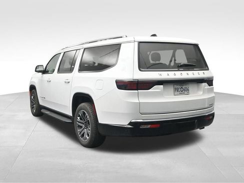 Used 2024 Jeep Wagoneer L Series II image 4