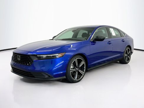 Used 2024 Honda Accord Sport image 3