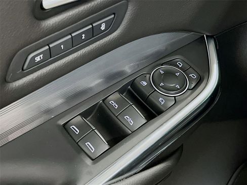 Used 2025 Cadillac XT4 Premium Luxury image 18
