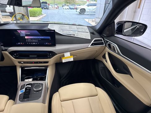 New 2025 BMW i4 xDrive40i image 50
