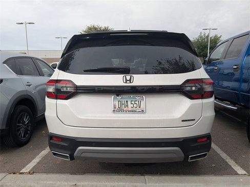 Used 2024 Honda Pilot Touring image 5