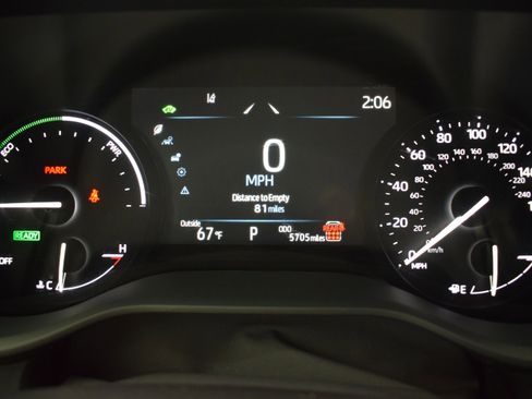 Used 2025 Toyota Sienna LE image 18