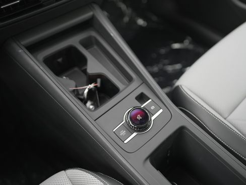 New 2025 Volkswagen Tiguan SE image 15