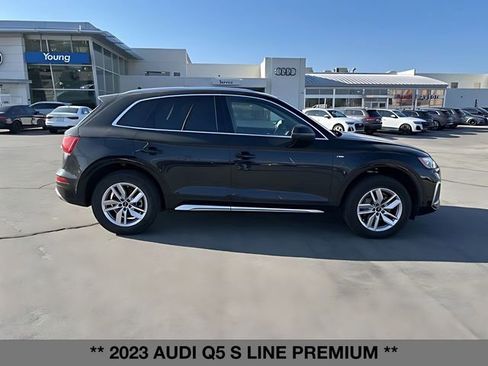Used 2023 Audi Q5 2.0T Premium w/ Convenience Package image 2