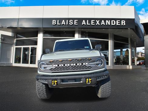 Used 2023 Ford Bronco Badlands w/ Sasquatch Package AWD/4WD image 10