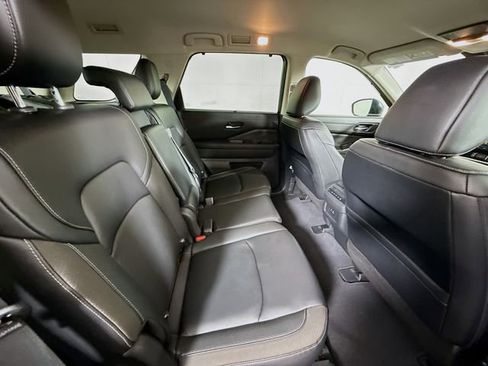 Certified 2023 Nissan Pathfinder SL w/ Lighting Package (N92) image 29