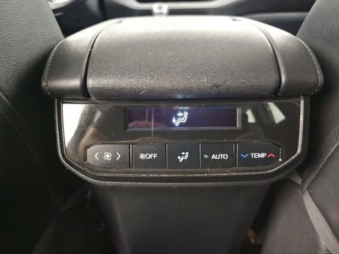 Used 2020 Toyota Highlander XLE AWD/4WD image 30