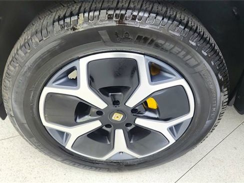 Used 2023 Rivian R1S Adventure image 62