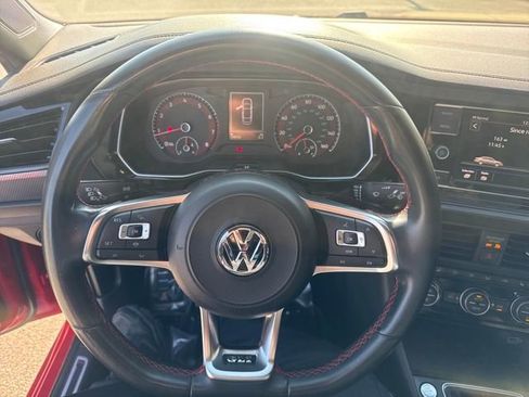 Used 2019 Volkswagen Jetta GLI image 11