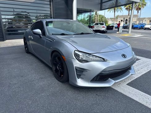 Used 2019 Toyota 86 RWD image 4