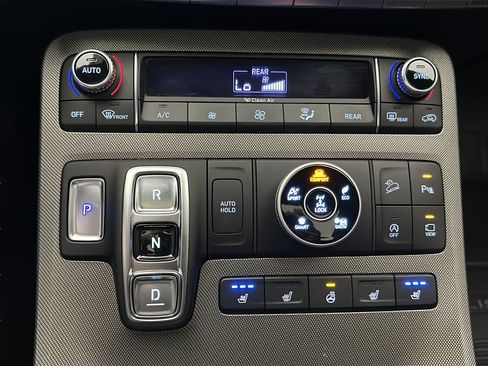 Used 2021 Hyundai Palisade Limited w/ Winter Package image 32