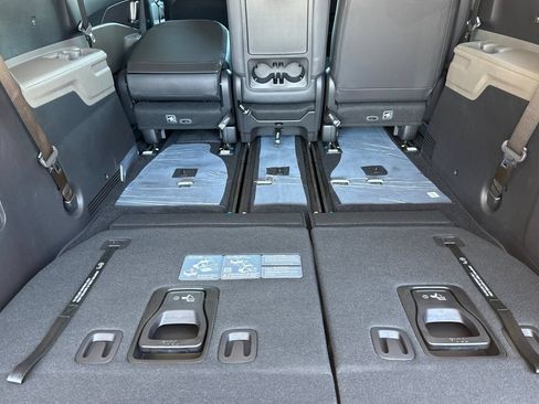 New 2026 Kia Carnival EX FWD image 16
