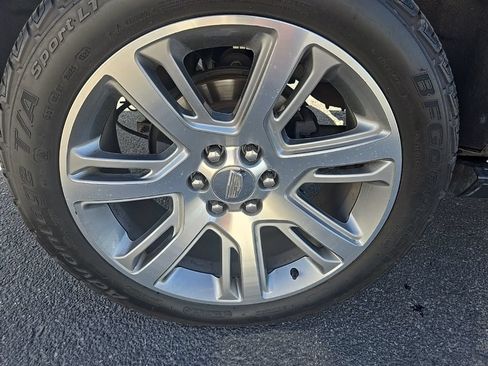 Used 2019 Cadillac Escalade Premium Luxury AWD/4WD image 40