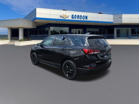 Used 2024 Chevrolet Equinox LS w/ LS Convenience Package FWD image 3