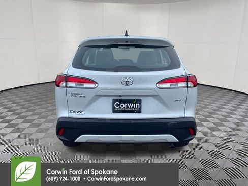 Used 2024 Toyota Corolla Cross L image 15