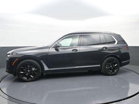 Used 2025 BMW X7 xDrive40i w/ Premium Package image 4