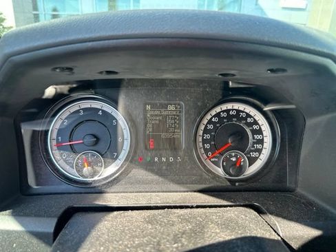 Used 2018 RAM 1500 Express w/ Express Value Package AWD/4WD image 3