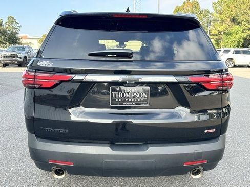 Used 2023 Chevrolet Traverse RS image 3
