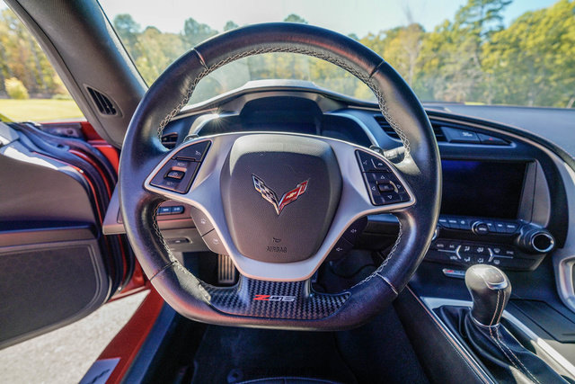 Used 2015 Chevrolet Corvette Z06 w/ Z07 Performance Package RWD image 37