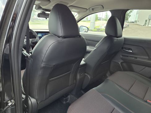 Used 2025 Nissan Kicks SR AWD/4WD image 14