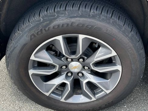 Used 2022 Chevrolet Tahoe LT w/ Luxury Package AWD/4WD image 11