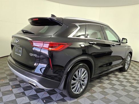 Certified 2025 INFINITI QX50 Luxe image 6