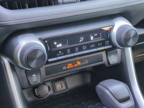 Used 2024 Toyota RAV4 LE image 17