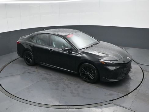 Used 2025 Toyota Camry SE image 42