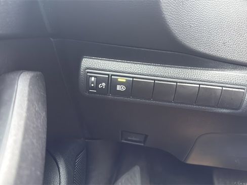 Used 2024 Toyota Corolla LE image 28