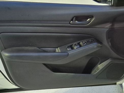 Used 2023 Nissan Altima 2.5 S FWD image 9