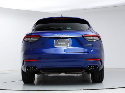 Certified 2023 Maserati Levante GT AWD/4WD image 4