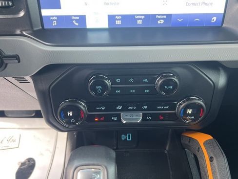 Used 2023 Ford Bronco Badlands image 22