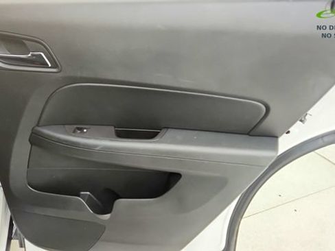 Used 2017 Chevrolet Equinox Premier w/ Enhanced Convenience Package FWD image 40
