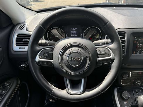 Used 2019 Jeep Compass Latitude AWD/4WD image 18