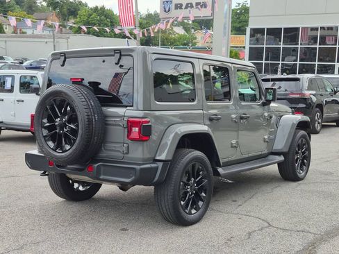 Used 2021 Jeep Wrangler Unlimited Sahara w/ Cold Weather Group AWD/4WD image 6