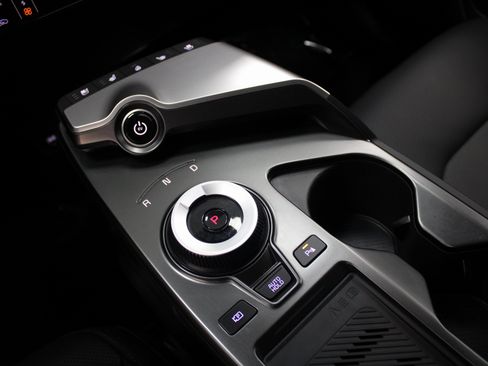 Used 2024 Kia EV6 Wind w/ Wind Technology Package image 38