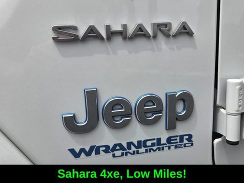 Used 2022 Jeep Wrangler Unlimited Sahara w/ Safety Group AWD/4WD image 11