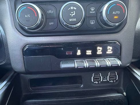 Used 2020 RAM 1500 Big Horn AWD/4WD image 14