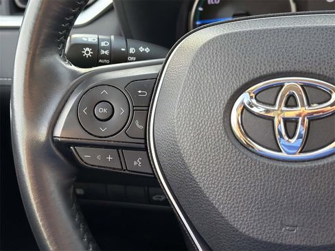 Certified 2022 Toyota RAV4 XLE Premium image 12