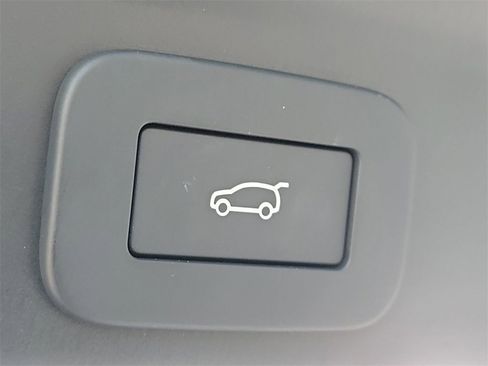 Used 2025 Jaguar F-PACE R-Dynamic S image 12