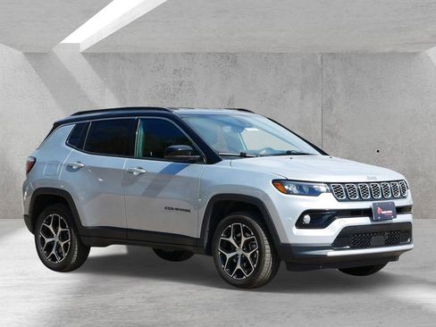 Used 2024 Jeep Compass Limited image 1