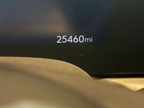 Used 2025 Buick Encore GX Preferred AWD/4WD image 19