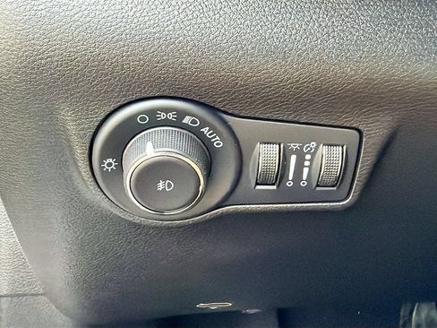 Used 2024 Jeep Compass Latitude w/ Altitude Special Edition AWD/4WD image 20