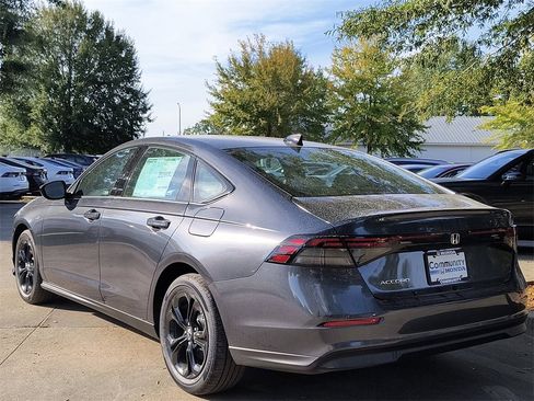 New 2025 Honda Accord SE image 3