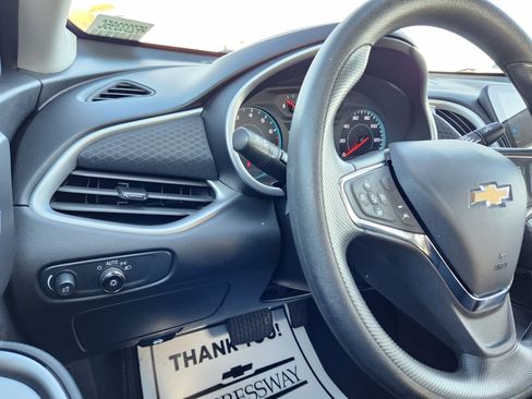 Used 2023 Chevrolet Malibu LT image 24
