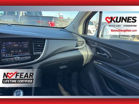 Used 2021 Buick Encore Preferred w/ Safety Package image 39