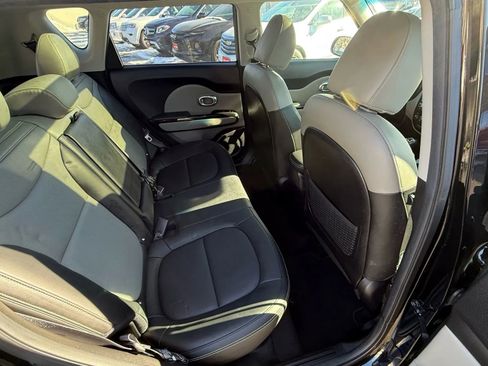 Used 2016 Kia Soul + w/ Primo Package image 28