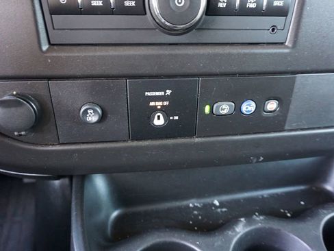 Used 2022 Chevrolet Express 2500 w/ Driver Convenience Package image 9