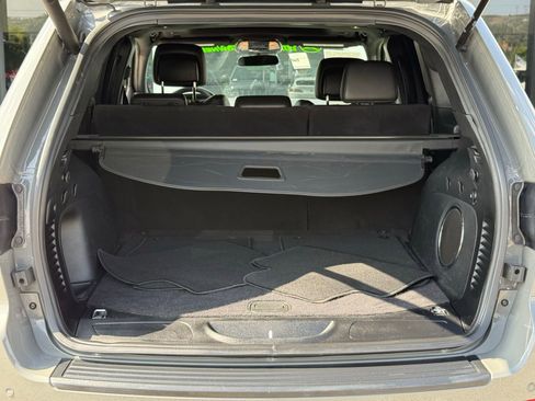 Used 2021 Jeep Grand Cherokee Laredo X RWD image 16