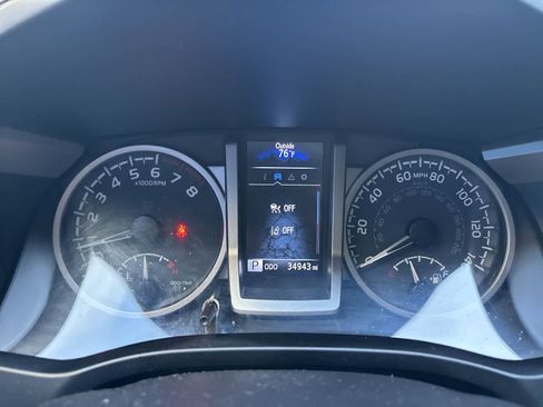 Used 2023 Toyota Tacoma SR5 AWD/4WD image 10